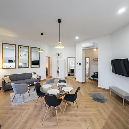 Stafetahaz Apartmanok Vác Exteriör bild