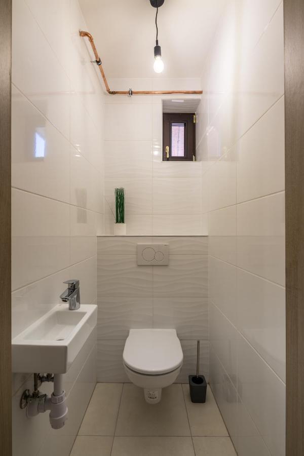 Stafetahaz Apartmanok Vác Exteriör bild