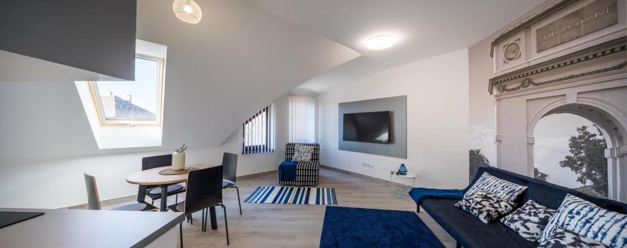 Stafetahaz Apartmanok Vác Exteriör bild