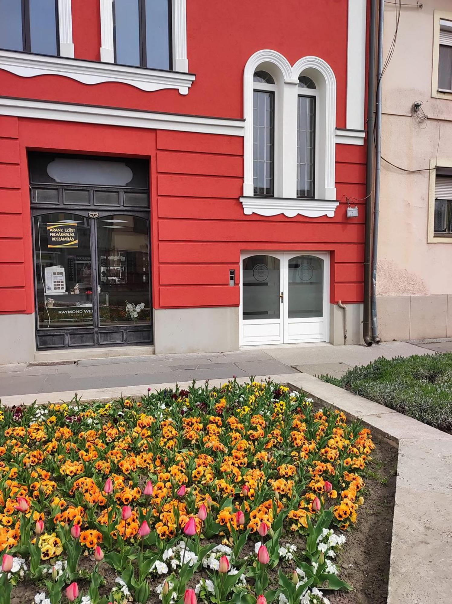 Stafetahaz Apartmanok Vác Exteriör bild