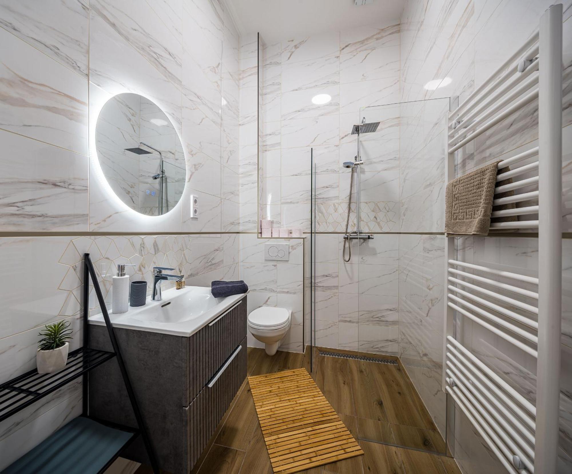 Stafetahaz Apartmanok Vác Exteriör bild