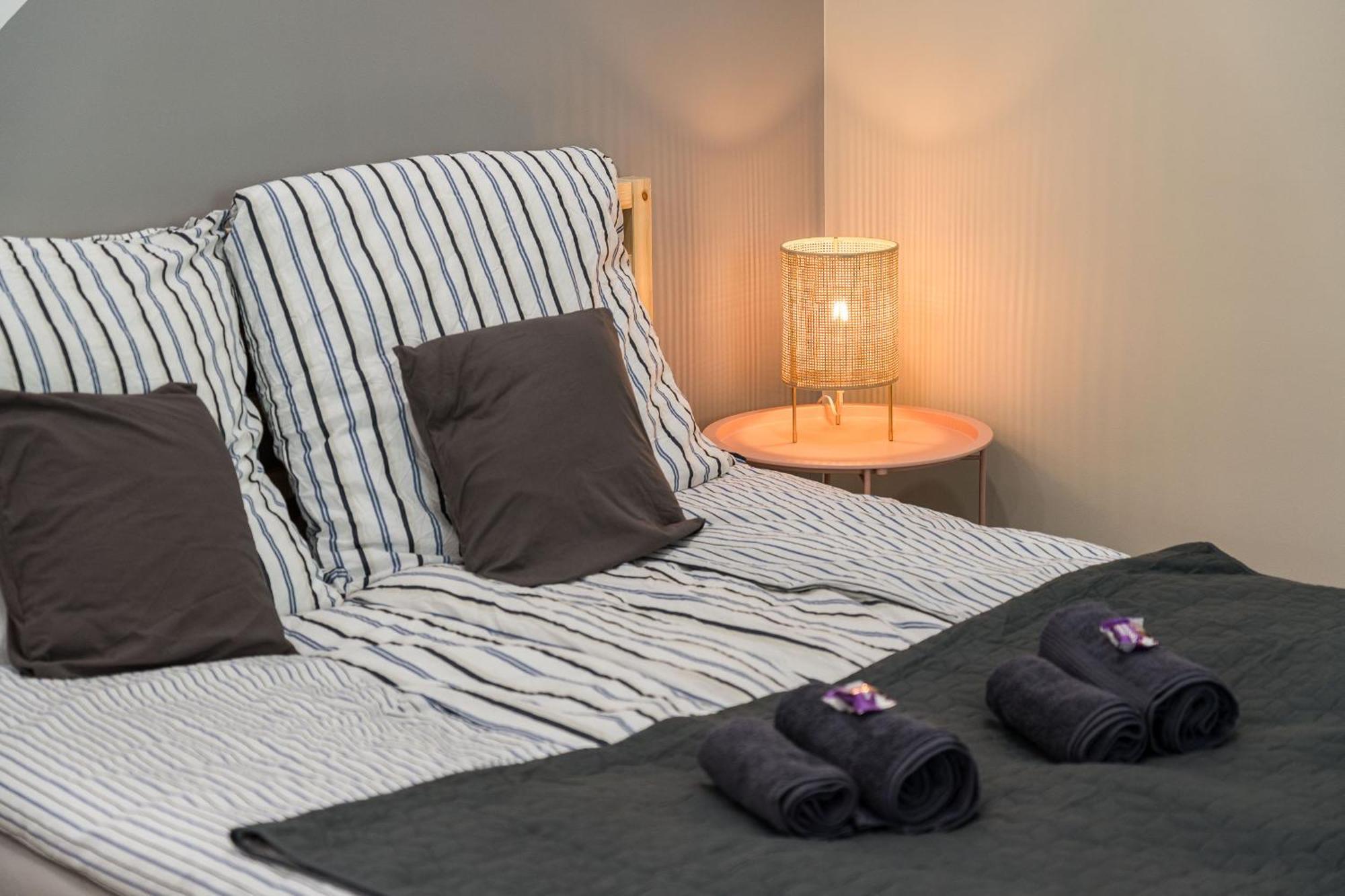 Stafetahaz Apartmanok Vác Exteriör bild