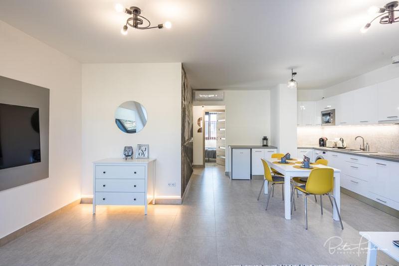 Stafetahaz Apartmanok Vác Exteriör bild
