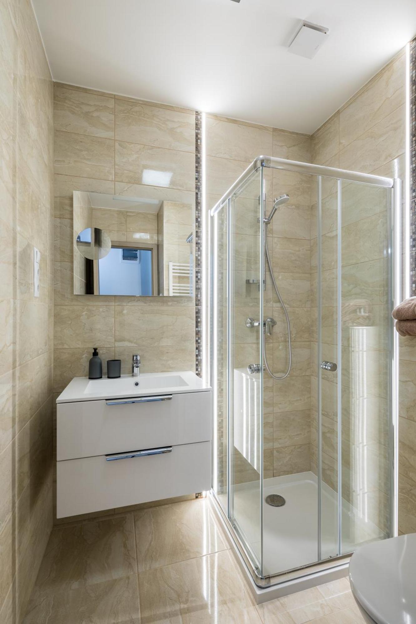 Stafetahaz Apartmanok Vác Exteriör bild