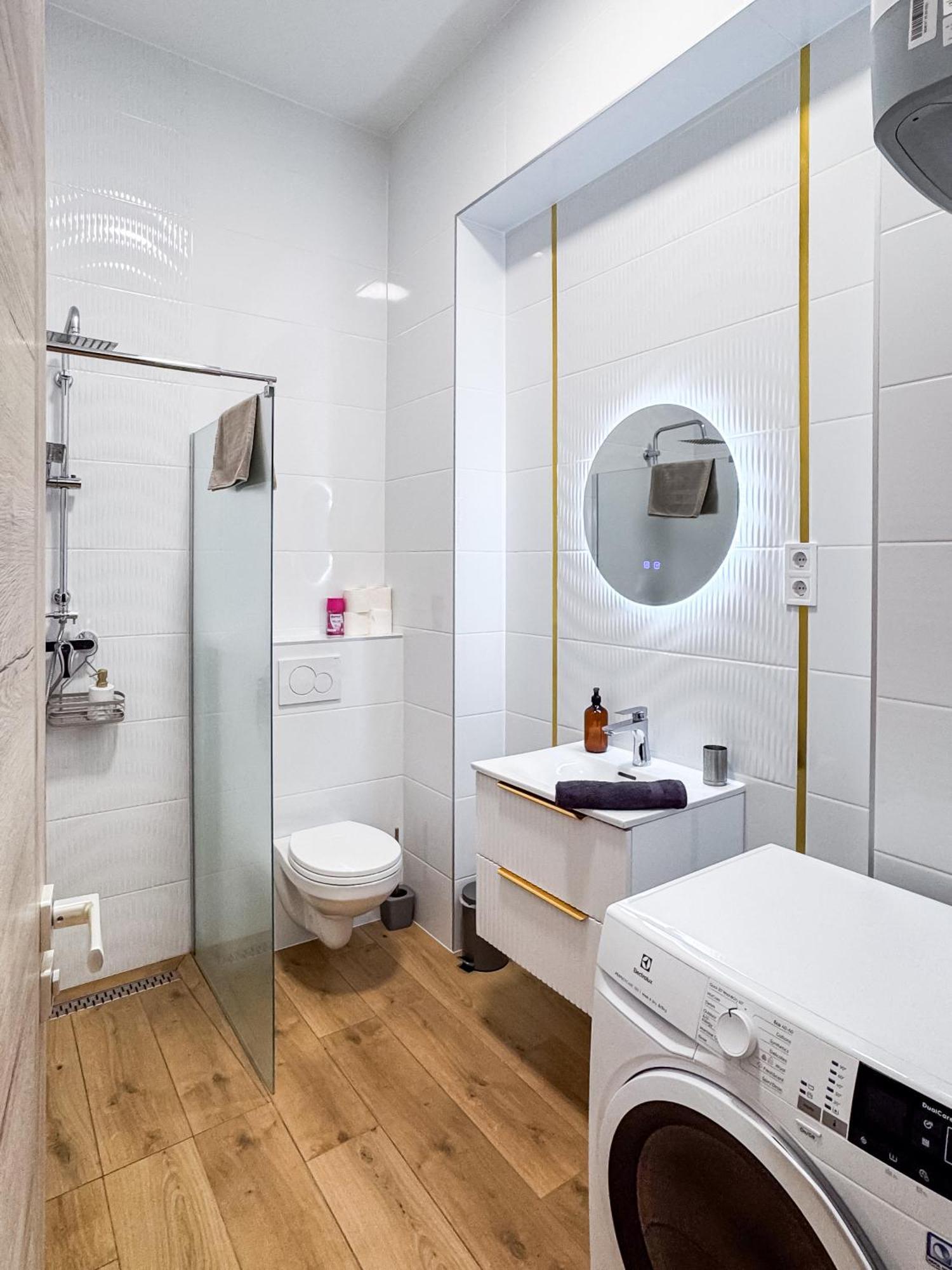 Stafetahaz Apartmanok Vác Exteriör bild