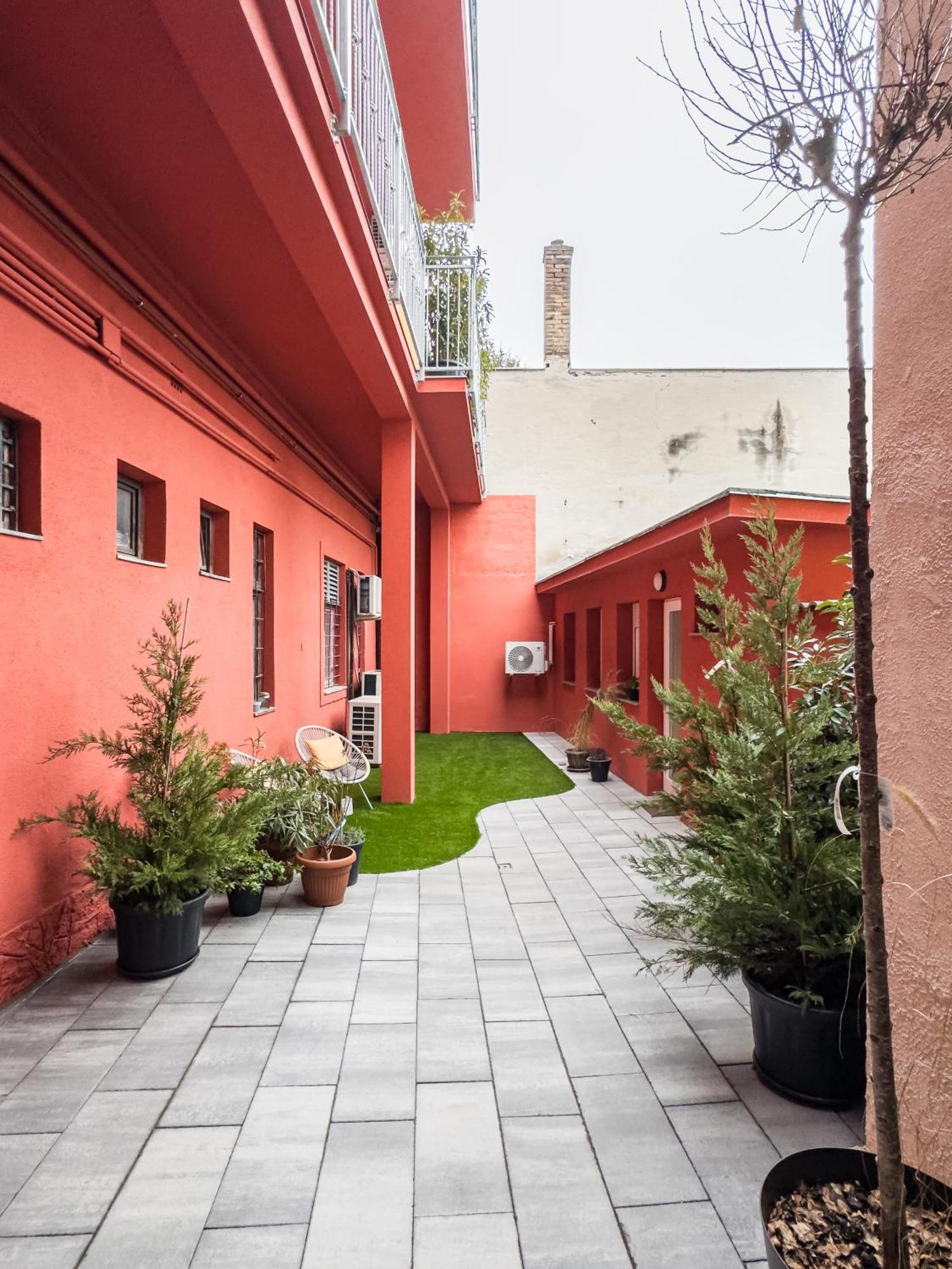 Stafetahaz Apartmanok Vác Exteriör bild